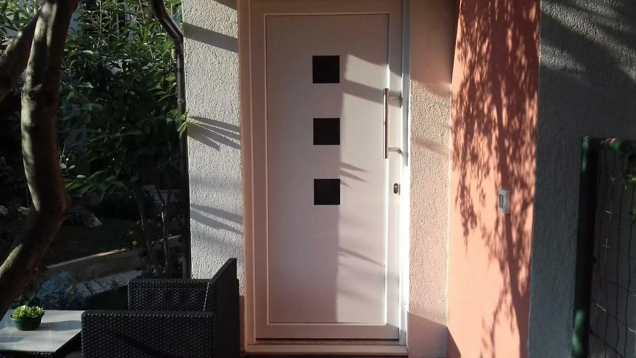 Tili Apartment Pula 0*,  Croatia